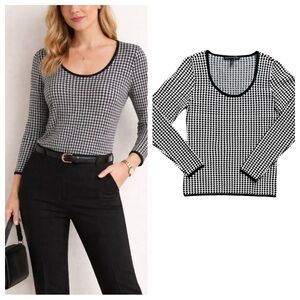 White House Black Market Black & White Houndstooth Scoop Neck Sweater